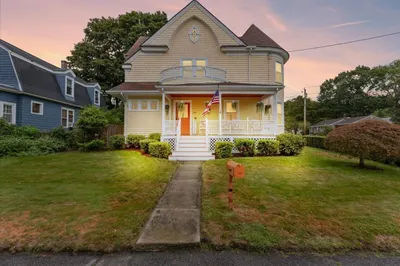 220 Smith St 1