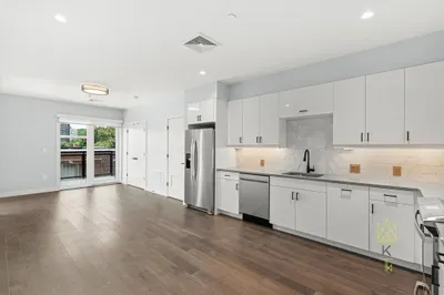 54 Auburn St #301