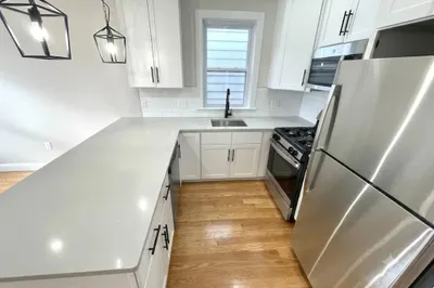 247 Chelsea St #3 1