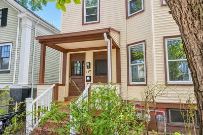 302 Columbia St #2 1