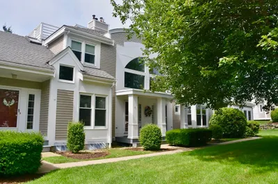 20 Bay Pointe Dr Ext #20 1
