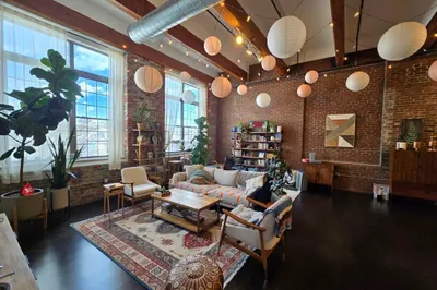 154 W 2nd St #216 1