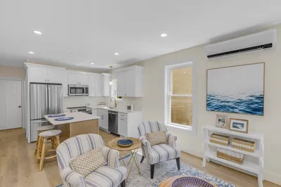 49 Bellevue Ave #1