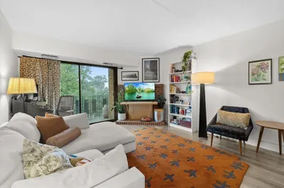 390 Broadway #54 1