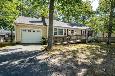 58 Seaboard Ln