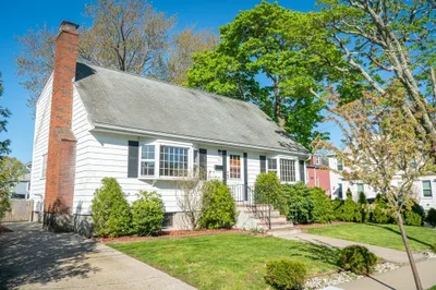 85 Faraday St