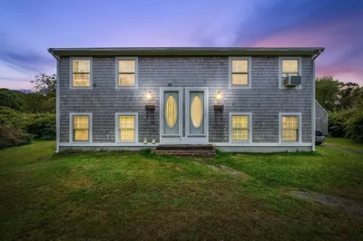 11-13 Connemara Way 1