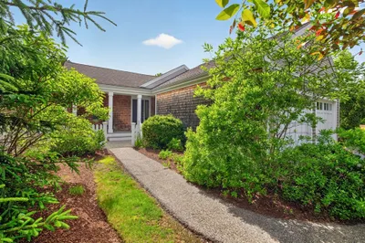 60 Conifer Hill #60 1