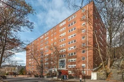 1600 Beacon St #907