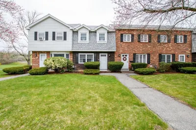99 Pilgrim Cir #99 1