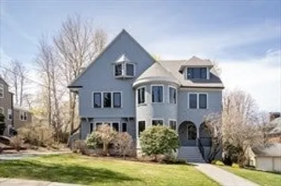 55 Hillside Ave