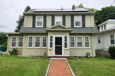 24 Fair Oaks Ave