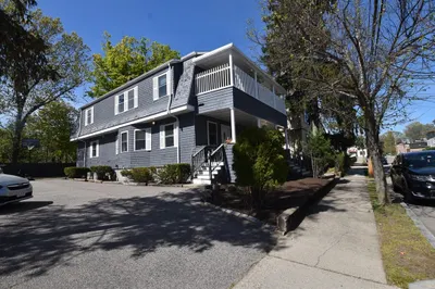 87 Floral St 1