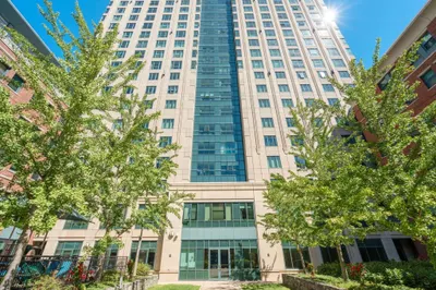 1 Nassau St #1002