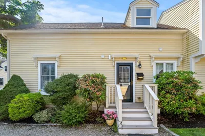35 CommerciAl St #A
