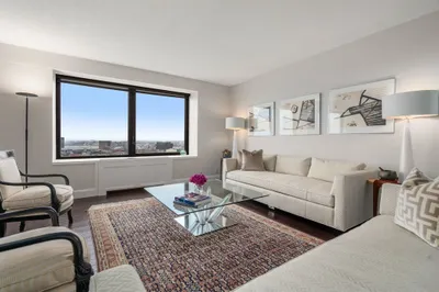 85 E India Row #28F
