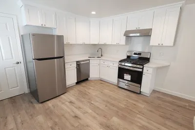 72 Easton St #3