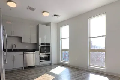 161 Washington St #1402
