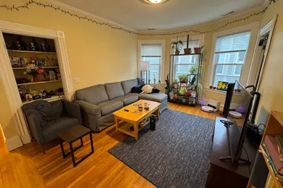 176 Elm St #3