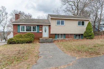 12 Bartlett St