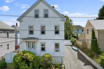 114 Perry St 1