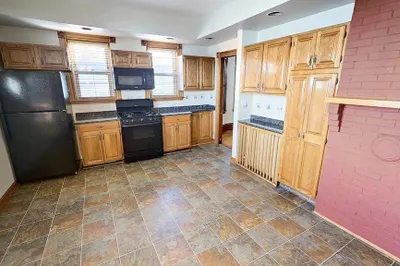 18 Pleasant Street #2