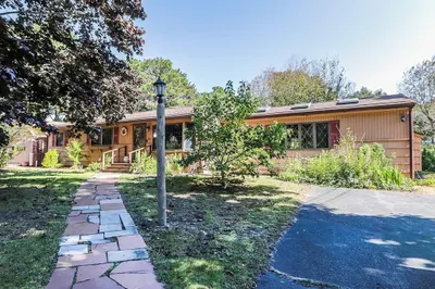 84 Baxter St 1