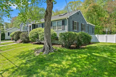 30 Roseen Rd 1