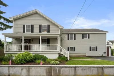 8 Barnum St 1