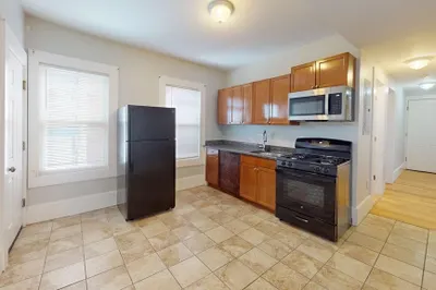 18 Rowell St #3