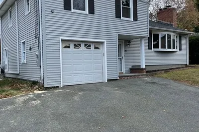 27 Pulaski St