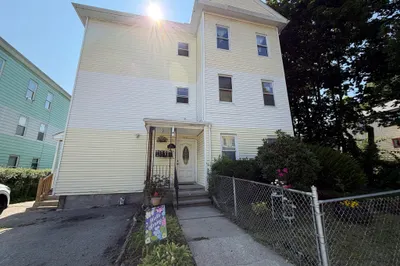 212 Vernon St 1