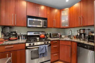 52 Cooper St #1