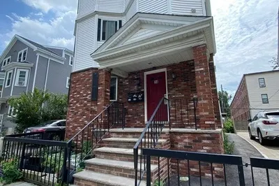 14 Mallet St #1