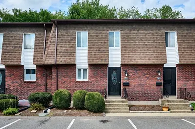 20 Lawrence Ave #44 1