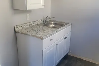 57 Vine St #9