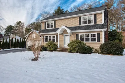 27 Pinecrest Dr