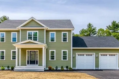 90 Howland Rd 1