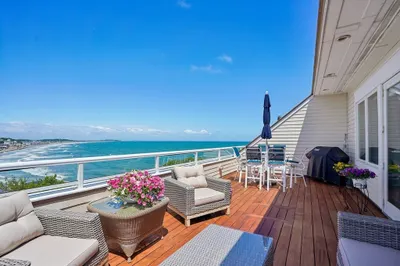 1 Longbeach Ave #201