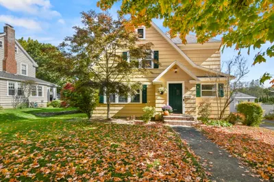 25 Revere Pkwy 1