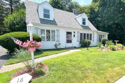 16 Alandale Parkway 1