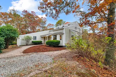 61 Bramblebush Dr 1