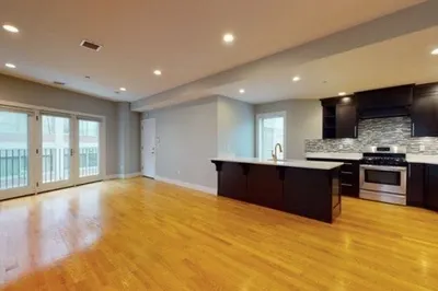41 W 2nd Street #3