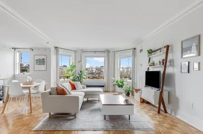 390 Commonwealth Avenue #607