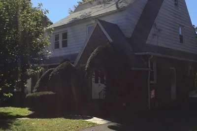 24 Bangor St