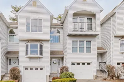 12 Castlegate Drive #12