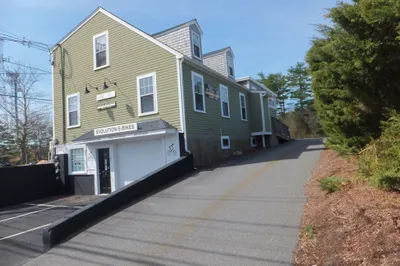 25 Accord Park Dr 1