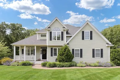32 Lowe Meadow Ln 1
