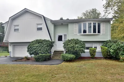 18 Delorenzo Dr 1