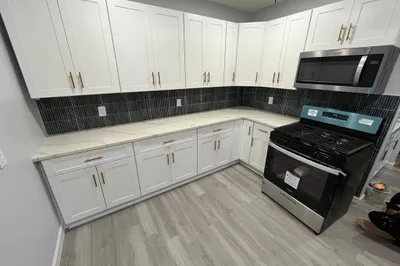 28 Emerald St ##2